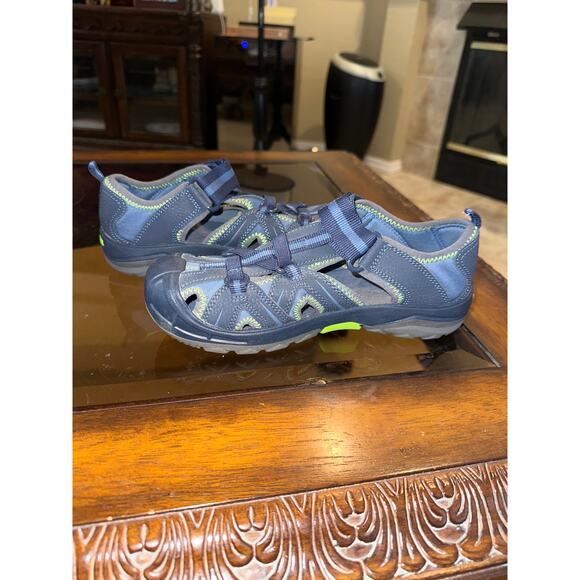 ⭐️ Unisex Merrell Waterproof Leather Hiking Shoes Size 4 Wide - Picture 2 of 5